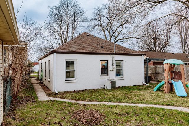 2230 S 106th STREET, West Allis, WI 53227