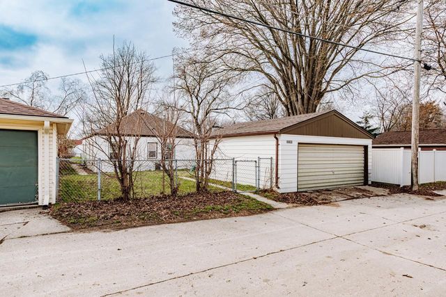 2230 S 106th STREET, West Allis, WI 53227