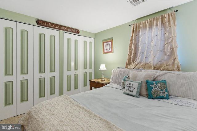 912 SARASOTA DR, Forked River, NJ 08731