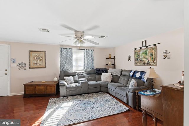 912 SARASOTA DR, Forked River, NJ 08731