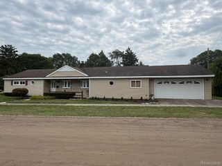 32223 Woodbrook Drive, Wayne, MI 48184