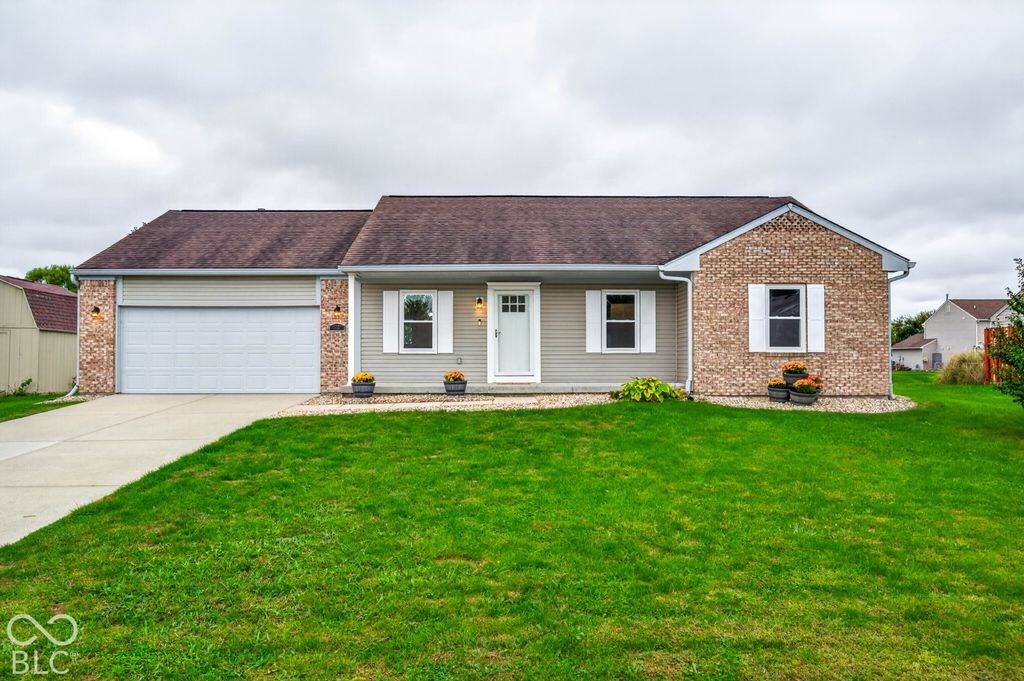 1029 Arabian Way, Bargersville, IN 46106