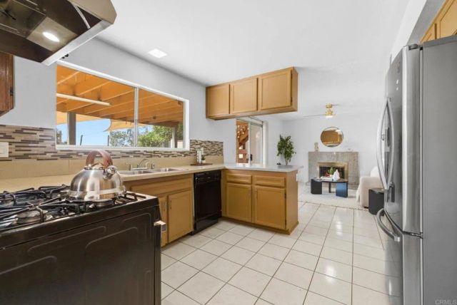 6729 Anton Ln, San Diego, CA 92114