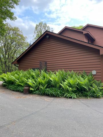 2642 Northridge Lane N, Stillwater, MN 55082