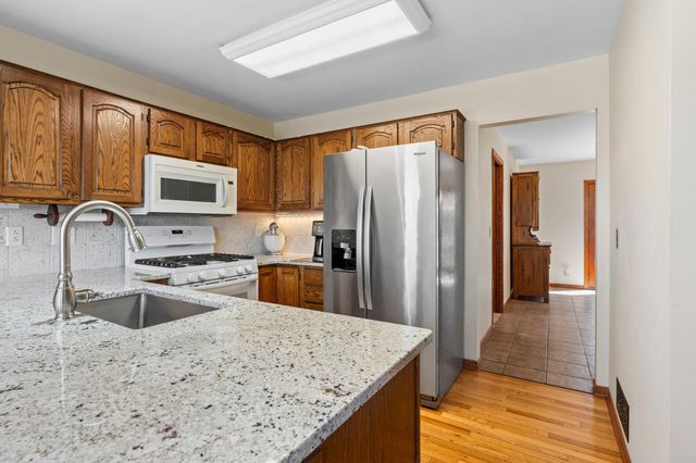 2642 Northridge Lane N, Stillwater, MN 55082