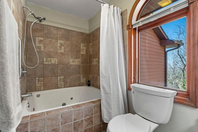 2642 Northridge Lane N, Stillwater, MN 55082