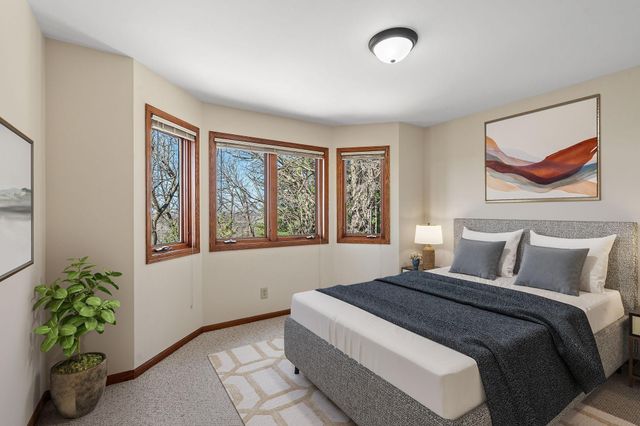 2642 Northridge Lane N, Stillwater, MN 55082