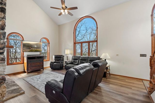 2642 Northridge Lane N, Stillwater, MN 55082