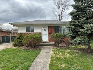 18547 Hillcrest Street, Livonia, MI 48152