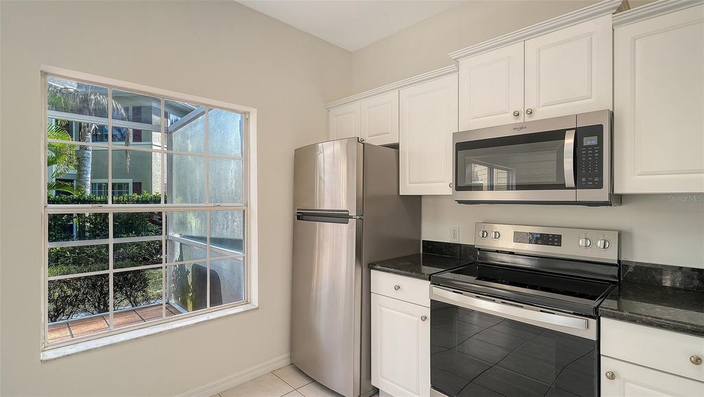 Image 13 of property listing at 7612 PLANTATION CIRCLE, Bradenton, FL 34201