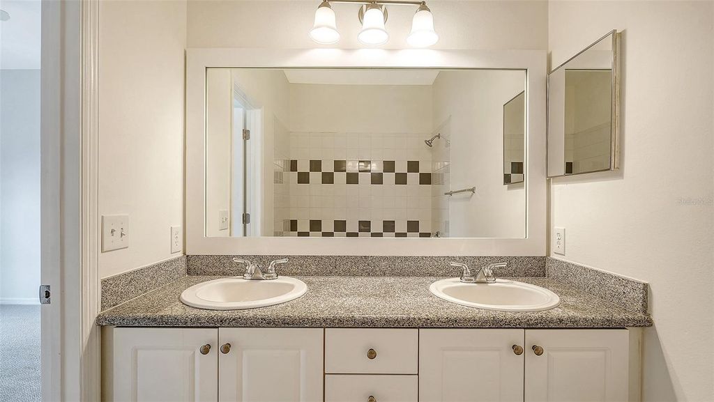 Image 27 of property listing at 7612 PLANTATION CIRCLE, Bradenton, FL 34201