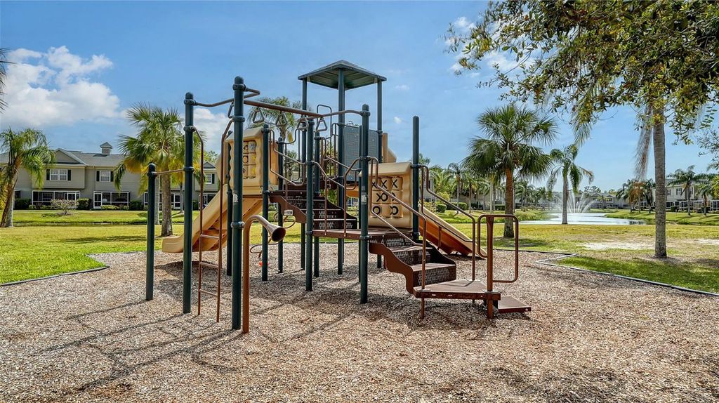 Image 37 of property listing at 7612 PLANTATION CIRCLE, Bradenton, FL 34201