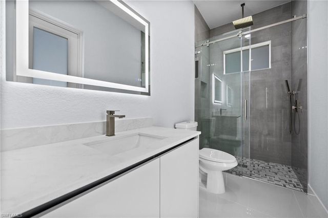 3990 27nd AVE NE, Naples, FL 34120