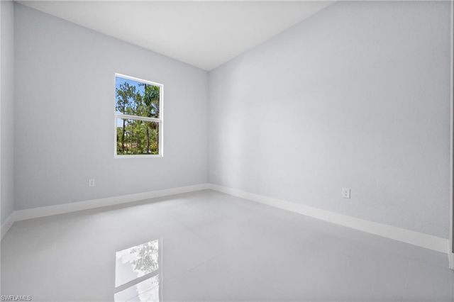 3990 27nd AVE NE, Naples, FL 34120