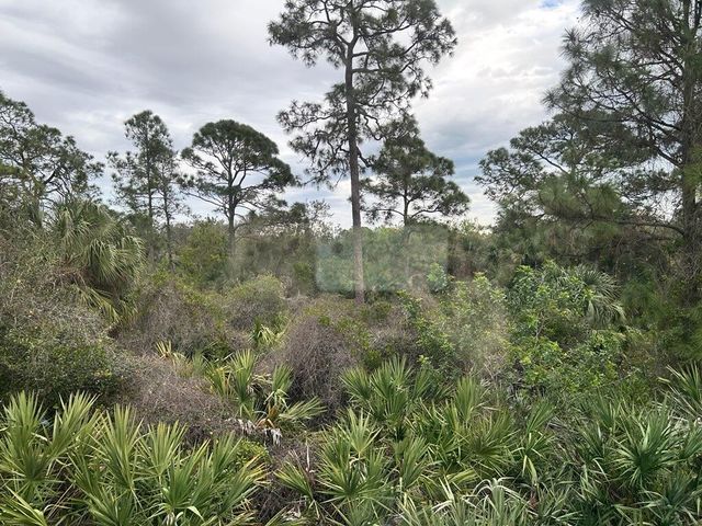 791 NE Trailside Run, Port St. Lucie, FL 34983