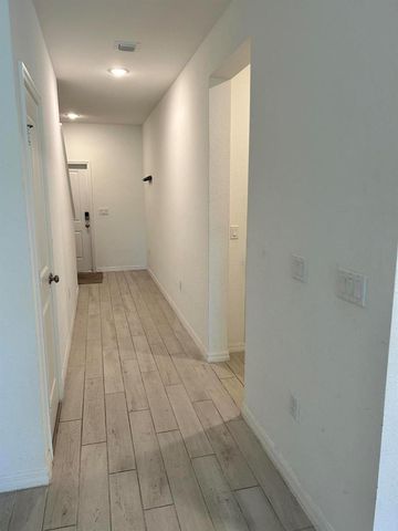 791 NE Trailside Run, Port St. Lucie, FL 34983