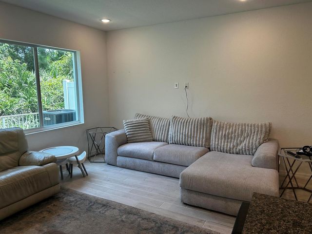 791 NE Trailside Run, Port St. Lucie, FL 34983