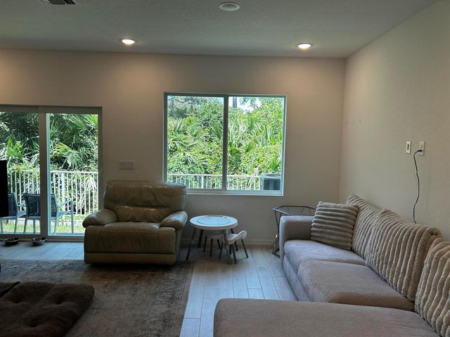 791 NE Trailside Run, Port St. Lucie, FL 34983