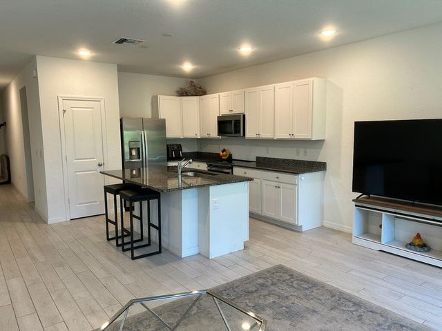 791 NE Trailside Run, Port St. Lucie, FL 34983