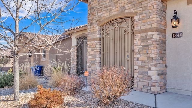 1840 Cooke Canyon Drive NW, Albuquerque, NM 87120