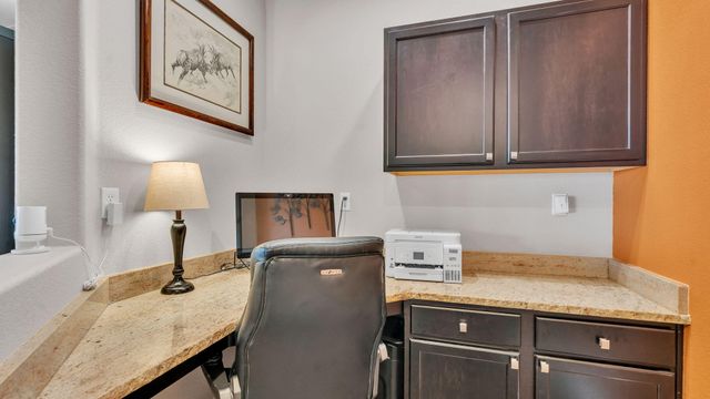 1840 Cooke Canyon Drive NW, Albuquerque, NM 87120