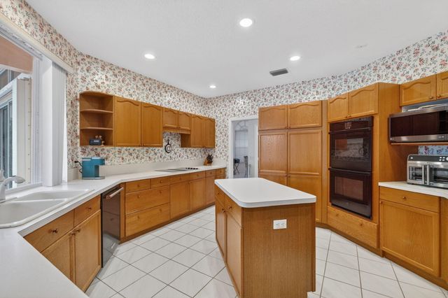 2946 Sabalwood Court, Delray Beach, FL 33445