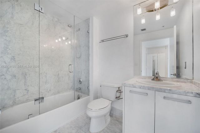 253 NE 2nd St 3302, Miami, FL 33132
