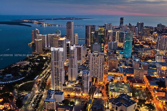 253 NE 2nd St 3302, Miami, FL 33132