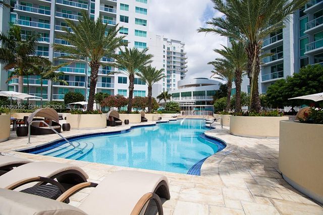 253 NE 2nd St 3302, Miami, FL 33132