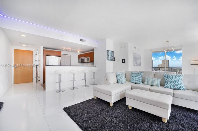 253 NE 2nd St 3302, Miami, FL 33132