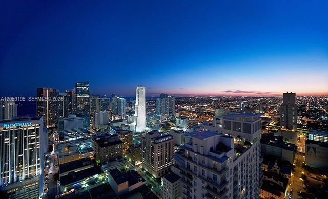 253 NE 2nd St 3302, Miami, FL 33132