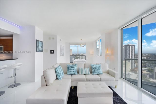 253 NE 2nd St 3302, Miami, FL 33132
