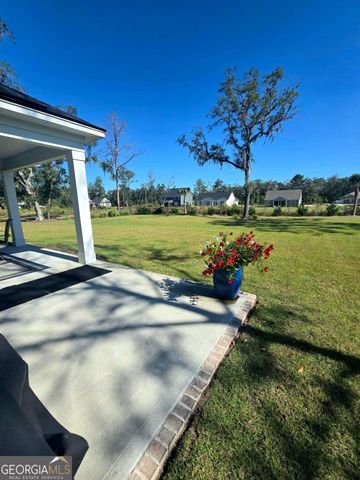 390 Harbour Island Circle, Waverly, GA 31565