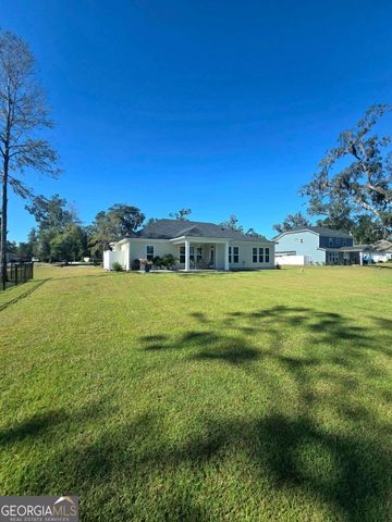 390 Harbour Island Circle, Waverly, GA 31565