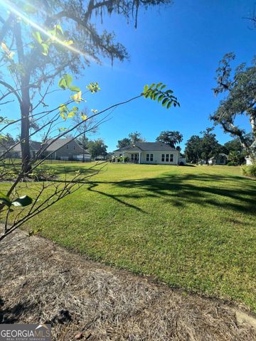 390 Harbour Island Circle, Waverly, GA 31565