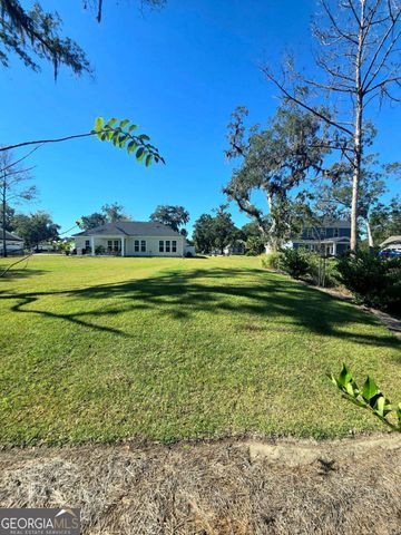 390 Harbour Island Circle, Waverly, GA 31565