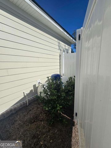 390 Harbour Island Circle, Waverly, GA 31565