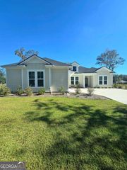 390 Harbour Island Circle, Waverly, GA 31565