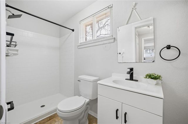 717 Bayberry LN, Norfolk, VA 23502