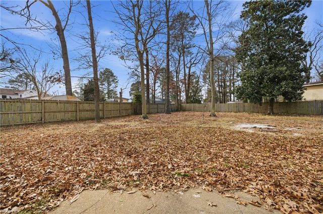 717 Bayberry LN, Norfolk, VA 23502