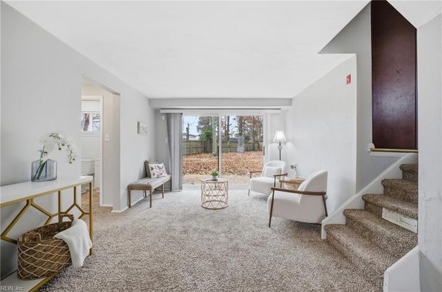 717 Bayberry LN, Norfolk, VA 23502