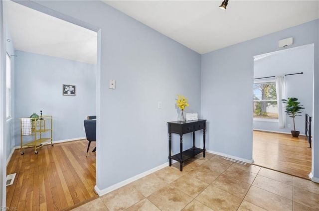 717 Bayberry LN, Norfolk, VA 23502