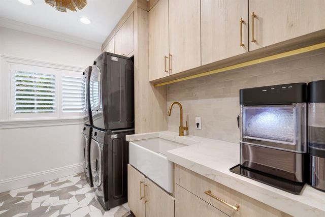 2892 Banyan Blvd Circle NW, Boca Raton, FL 33431