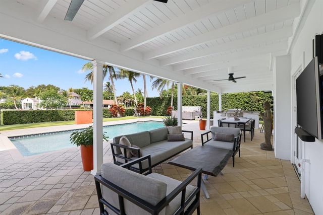 2892 Banyan Blvd Circle NW, Boca Raton, FL 33431