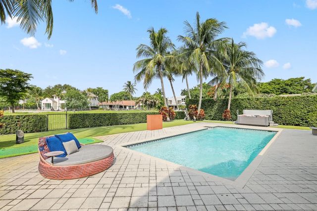 2892 Banyan Blvd Circle NW, Boca Raton, FL 33431