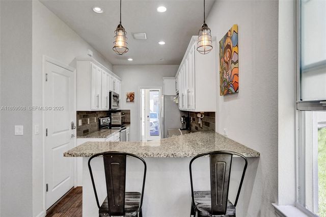 4046 Long Leaf Lane, Hollywood, FL 33021