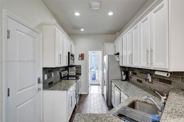 4046 Long Leaf Lane, Hollywood, FL 33021