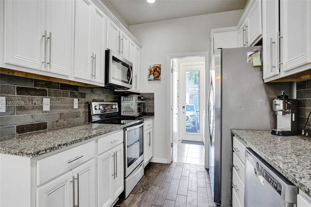 4046 Long Leaf Lane, Hollywood, FL 33021