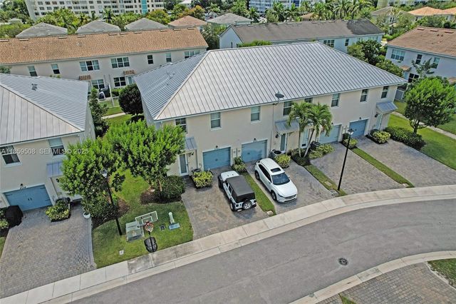 4046 Long Leaf Lane, Hollywood, FL 33021