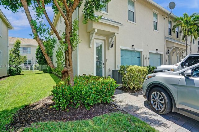 4046 Long Leaf Lane, Hollywood, FL 33021